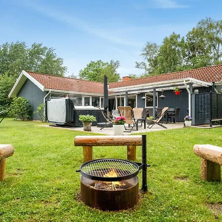 Holiday home Sverker - 300m From The Sea In Lolland- Falster And Mon By Interhome *