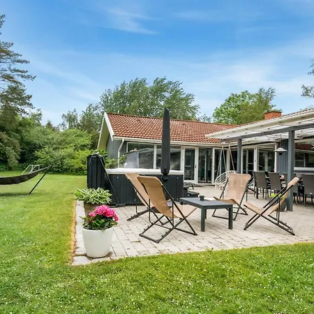 Sverker - 300m From The Sea In Lolland- Falster And Mon By Interhome Holiday home